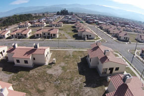 Entrega de viviendas en Localidad de Atocha