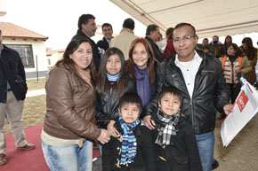 Entrega de viviendas en Localidad de Huaico