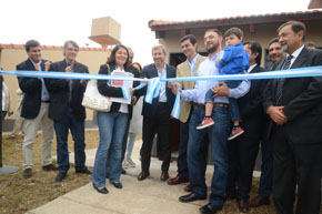 Entrega de viviendas en Localidad de Huaico
