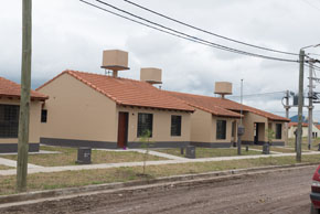 Entrega de viviendas en Localidad de Huaico